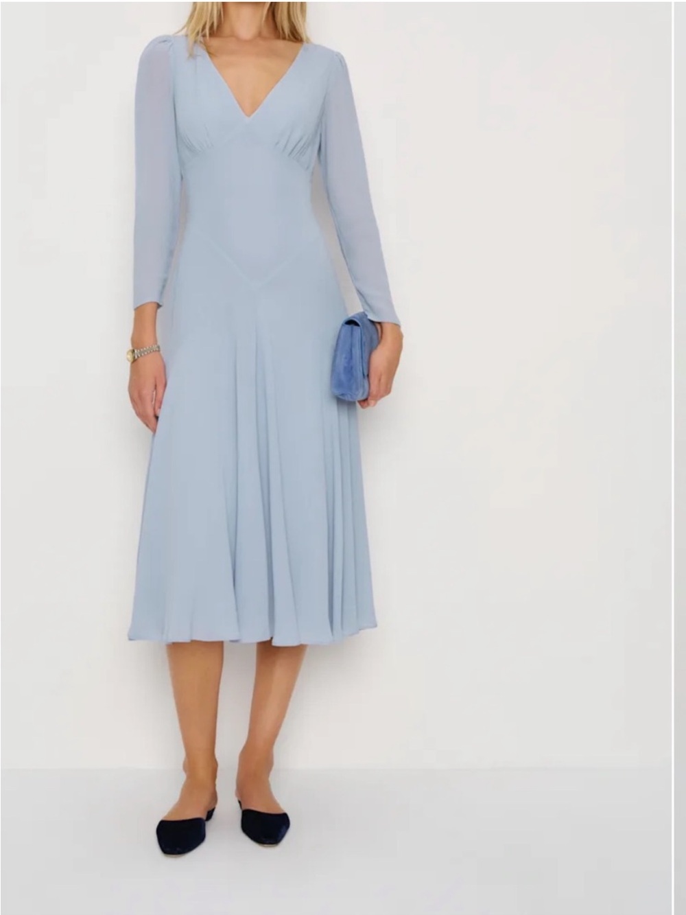 ✨NEW✨Reformation Maureen Dress in
Mineral Blue